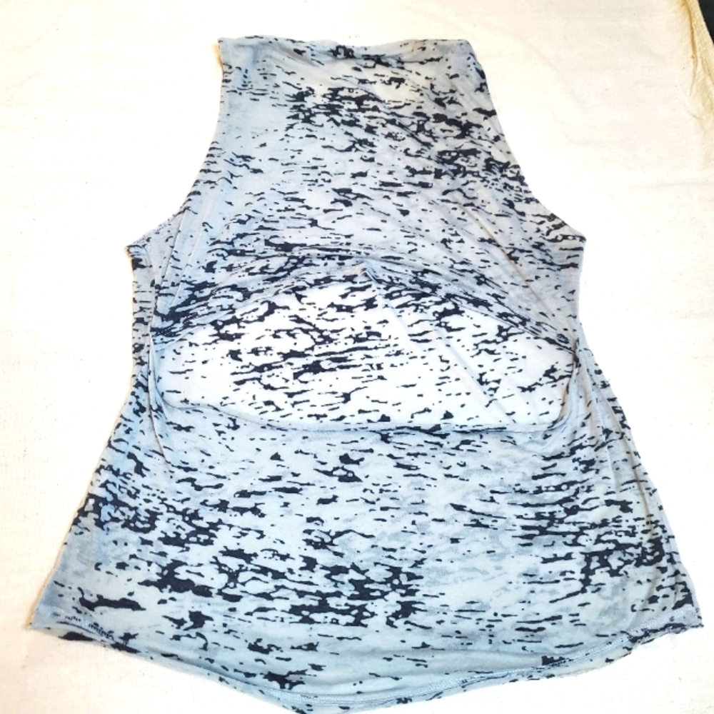 Synergy tank top back cutout